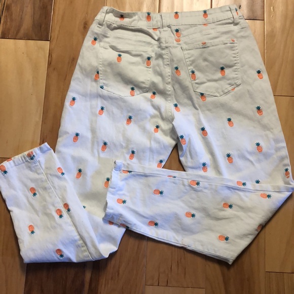 Crown & Ivy womens pineapple print jeans - Picture 4 of 6